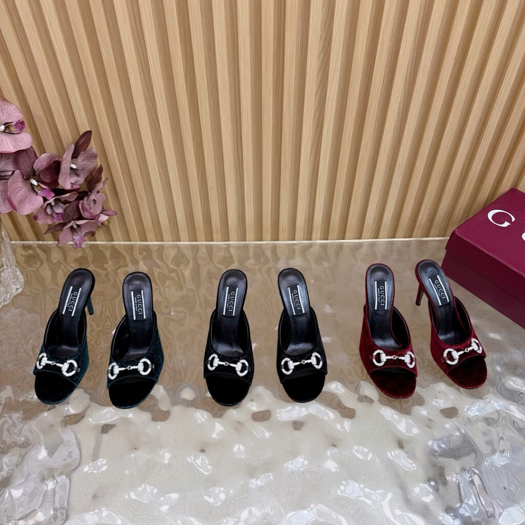 Gucci Shoe Style 3201197
