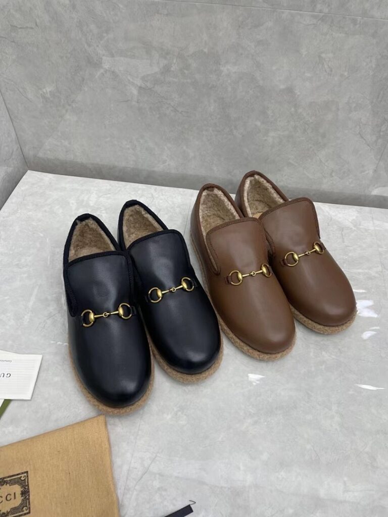 Gucci Shoe Style 2401121