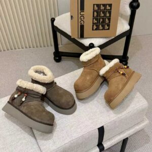 UGG Shoe Style 3001175