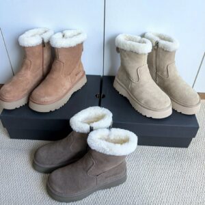 UGG Shoe Style 3001155
