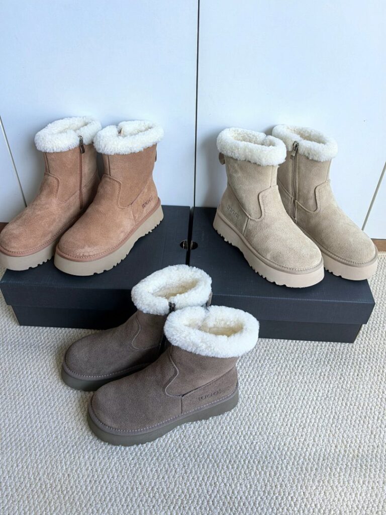 UGG Shoe Style 3001155