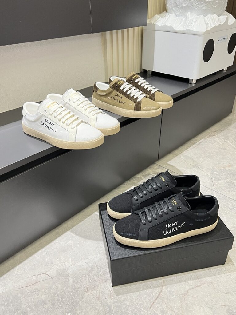 Shoe Style 2401126