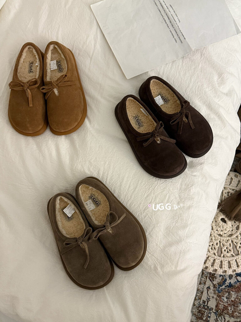 UGG Shoe Style 2401192