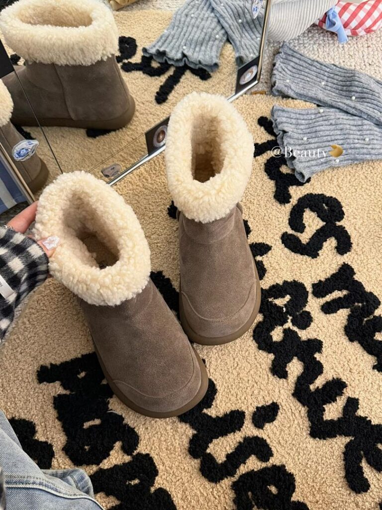 UGG Shoe Style 3001192