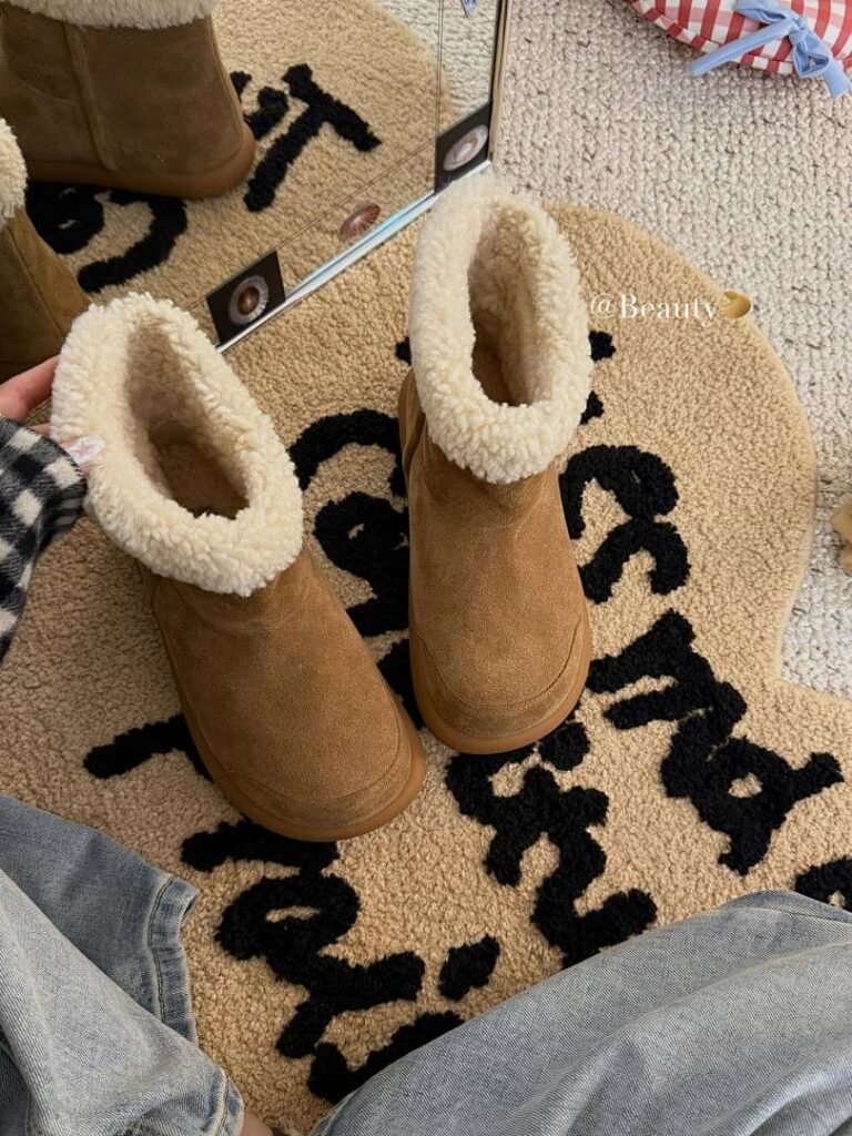 UGG Shoe Style 3001192