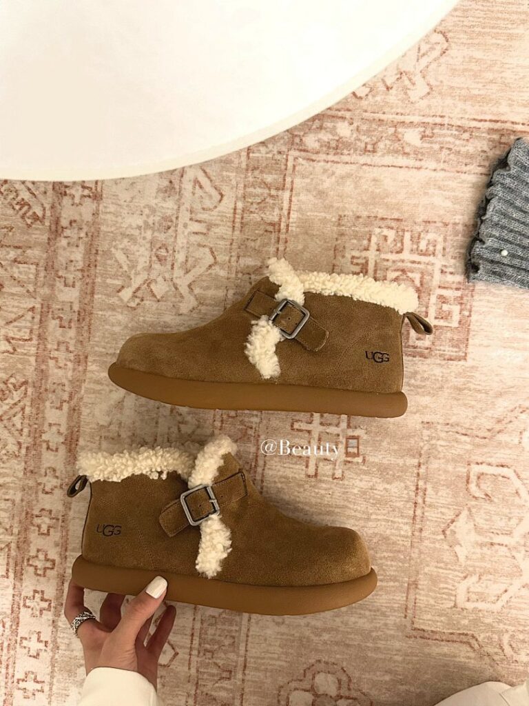 UGG Shoe Style 3001192