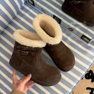 UGG Shoe Style 3001192
