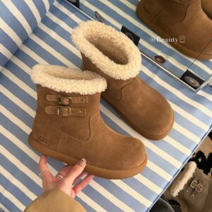 UGG Shoe Style 3001192