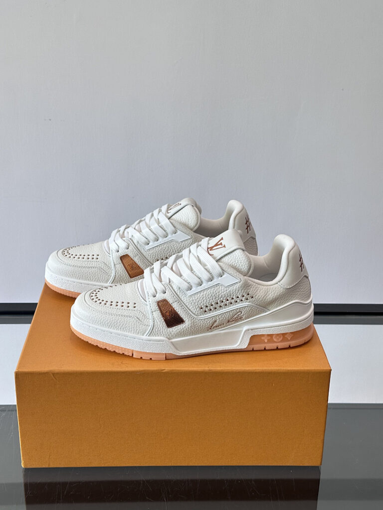 Louis Vuitton Shoe Style 4001128