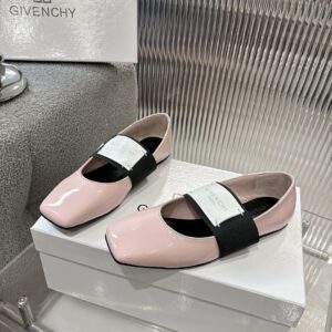 Givenchy Shoe Style 2492113