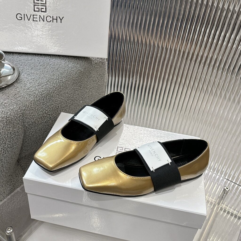 Givenchy Shoe Style 2492113
