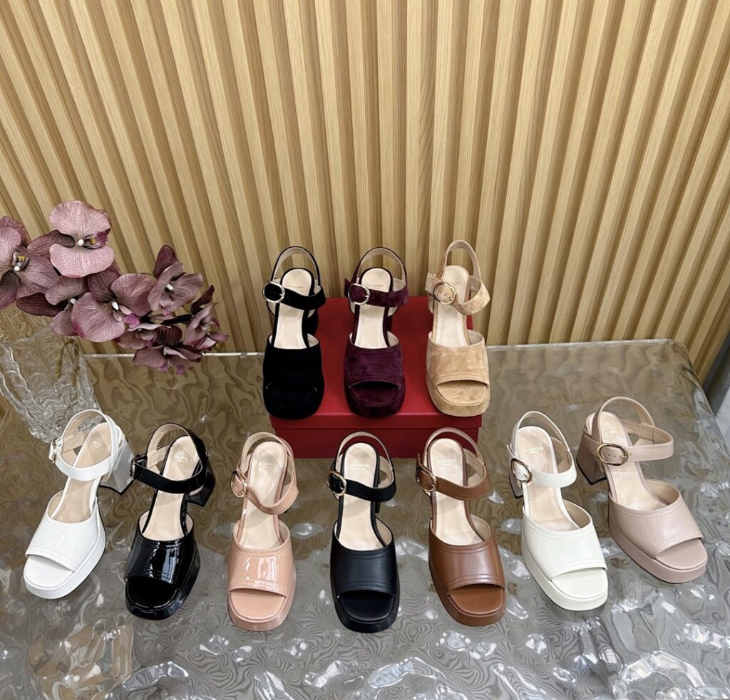 Valentino Shoe Style 3501197