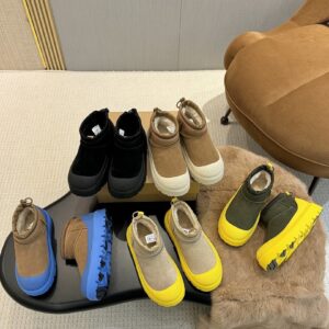 UGG Shoe Style 3001175