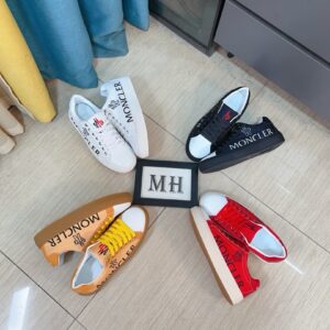 Moncler Shoe Style 2401155