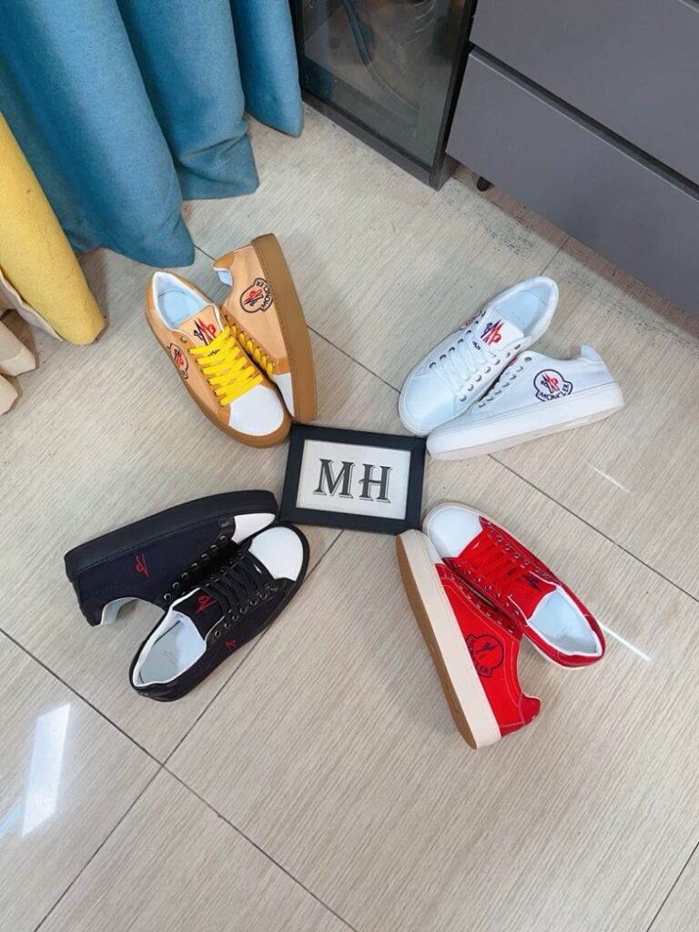 Moncler Shoe Style 2401155