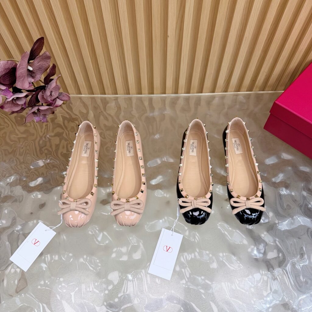 Valentino Shoe Style 3301197