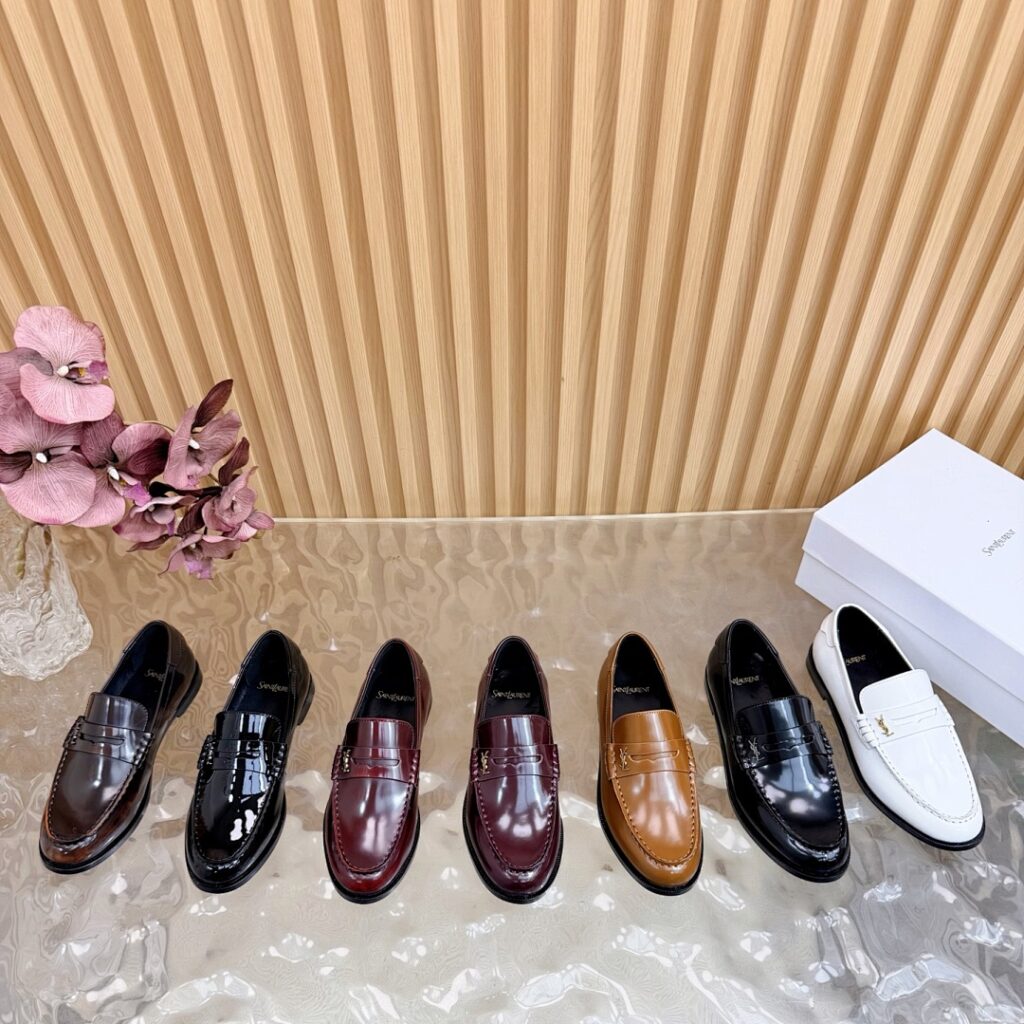 Saint Laurent Shoe Style 3701197