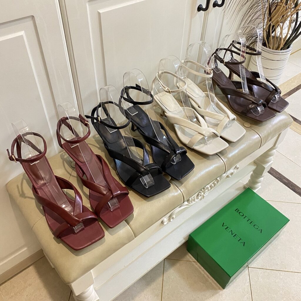 Bottega Veneta Shoe Style 3201134