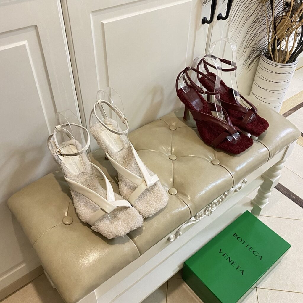 Bottega Veneta Shoe Style 3301134