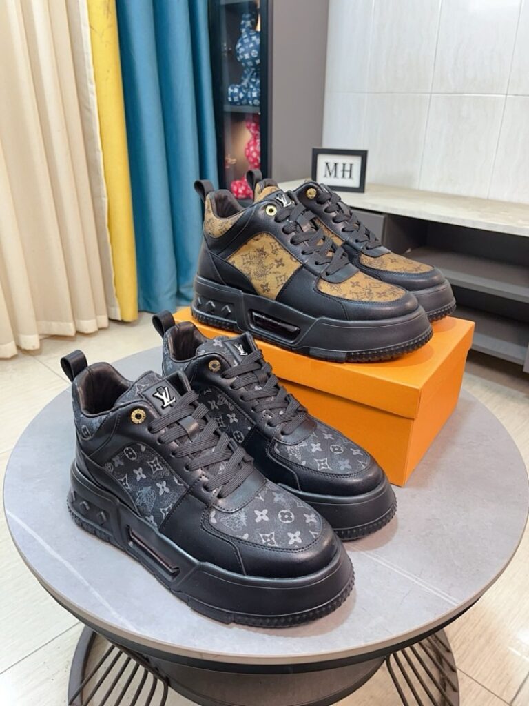 Gucci Shoe Style 2491155