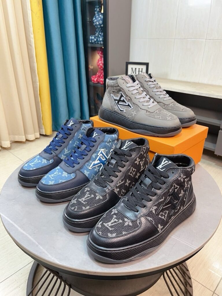 Gucci Shoe Style 2491155