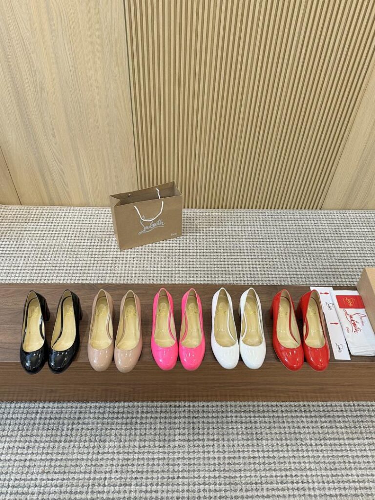 Christian Louboutin Shoe Style 2701133