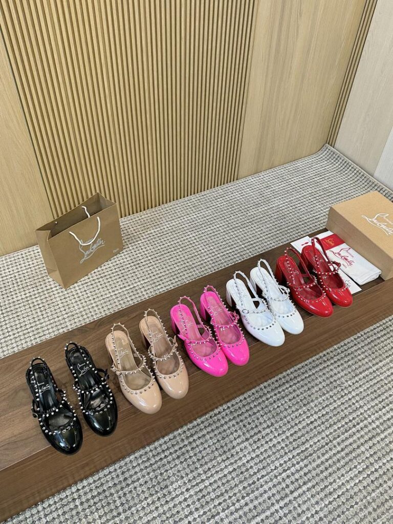 Christian Louboutin Shoe Style 2901133