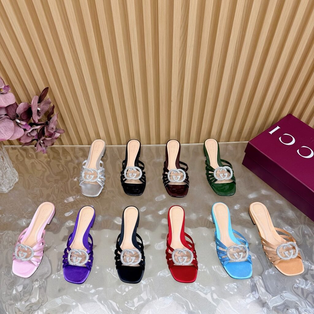 Gucci Shoe Style 2801197