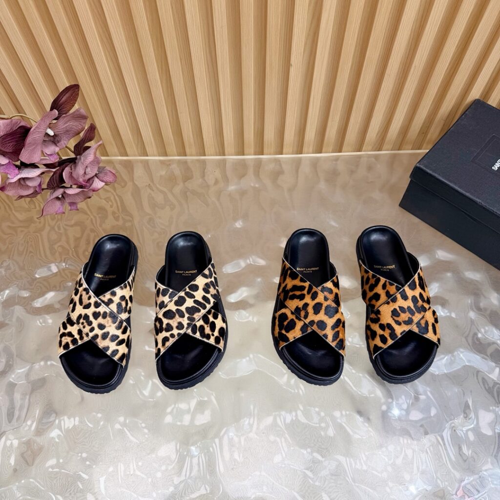 Saint Laurent Shoe Style 2491197