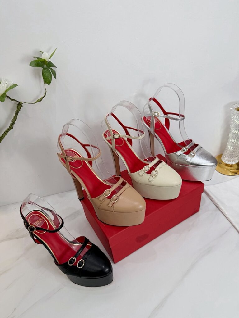 Valentino Shoe Style 3301195