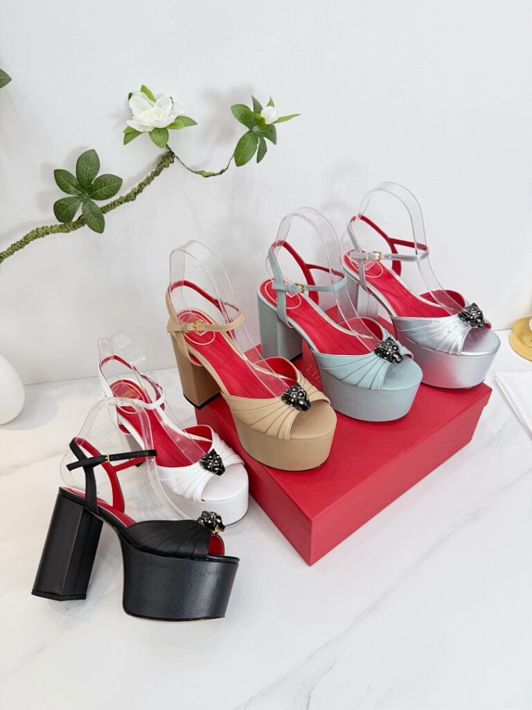 Valentino Shoe Style 3301195