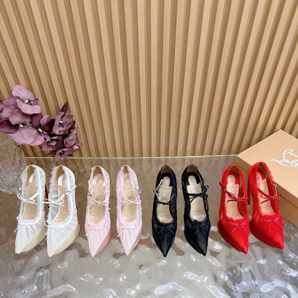 Christian Louboutin Shoe Style 3501197