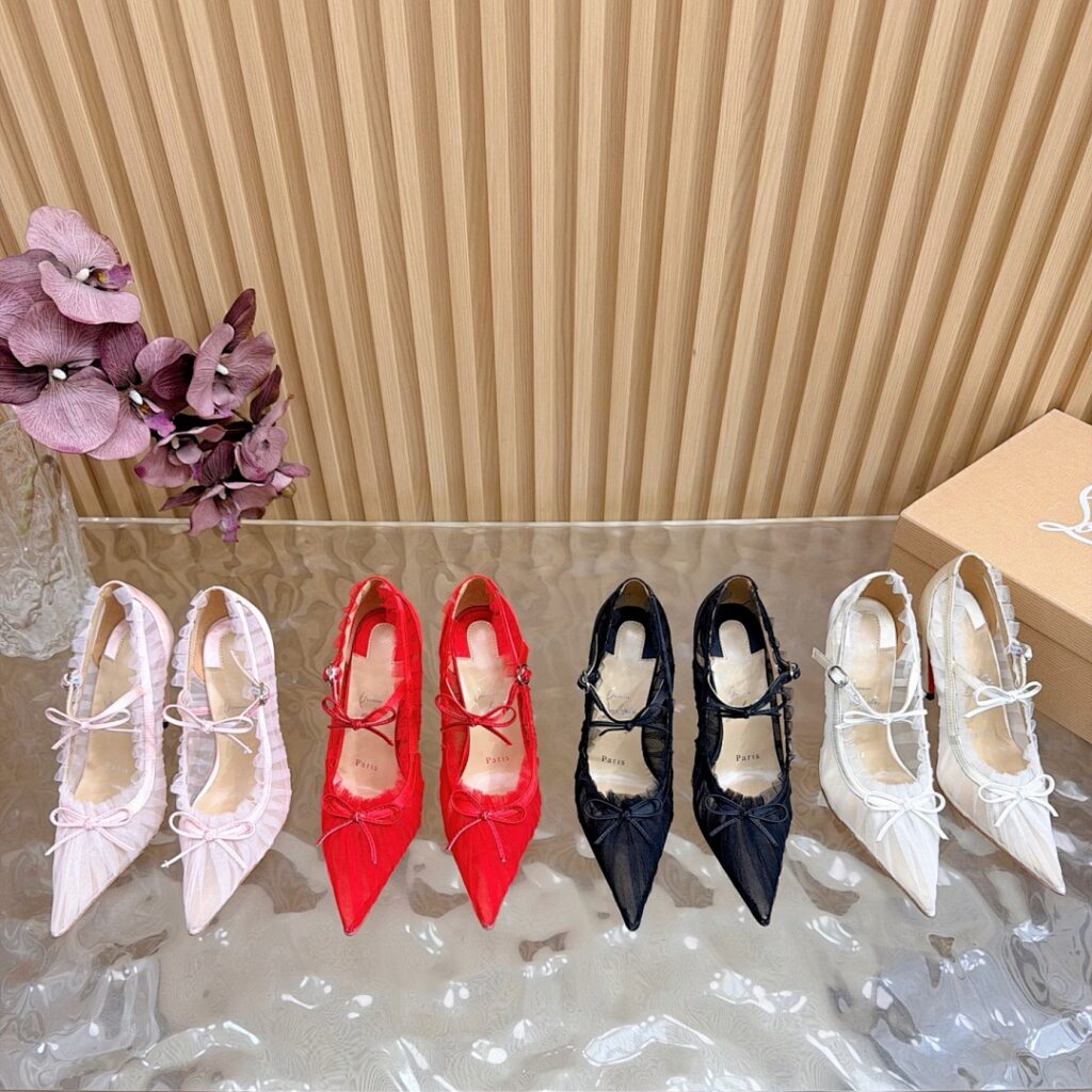 Christian Louboutin Shoe Style 3301197