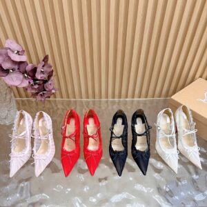 Christian Louboutin Shoe Style 3301197