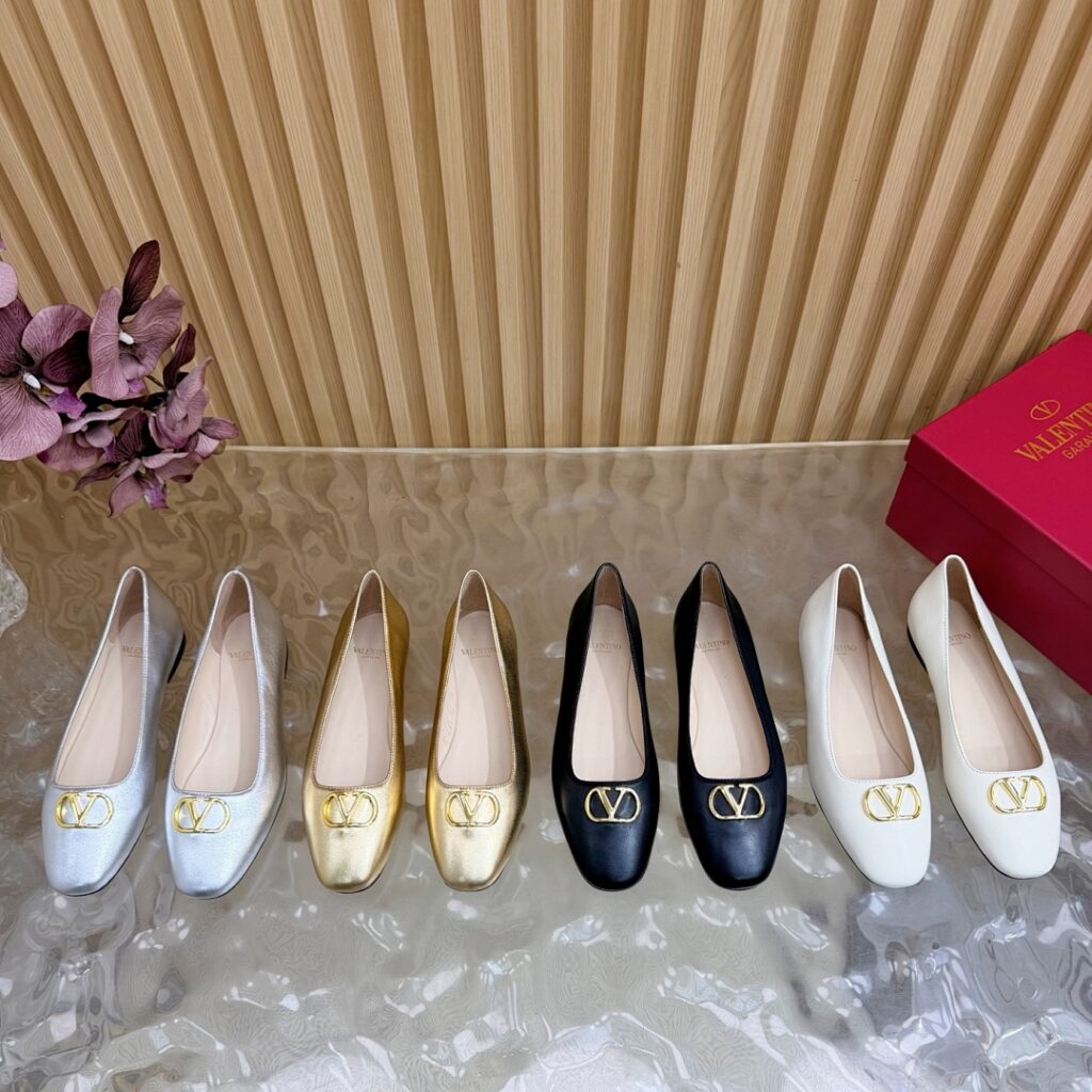 Valentino Shoe Style 3001197