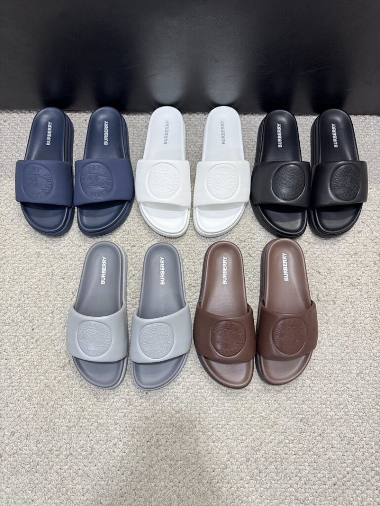 Balenciaga Shoe Style 1701127