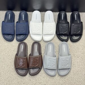 Balenciaga Shoe Style 1701127