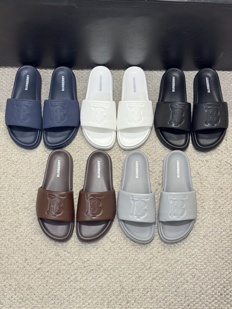 Balenciaga Shoe Style 1701127