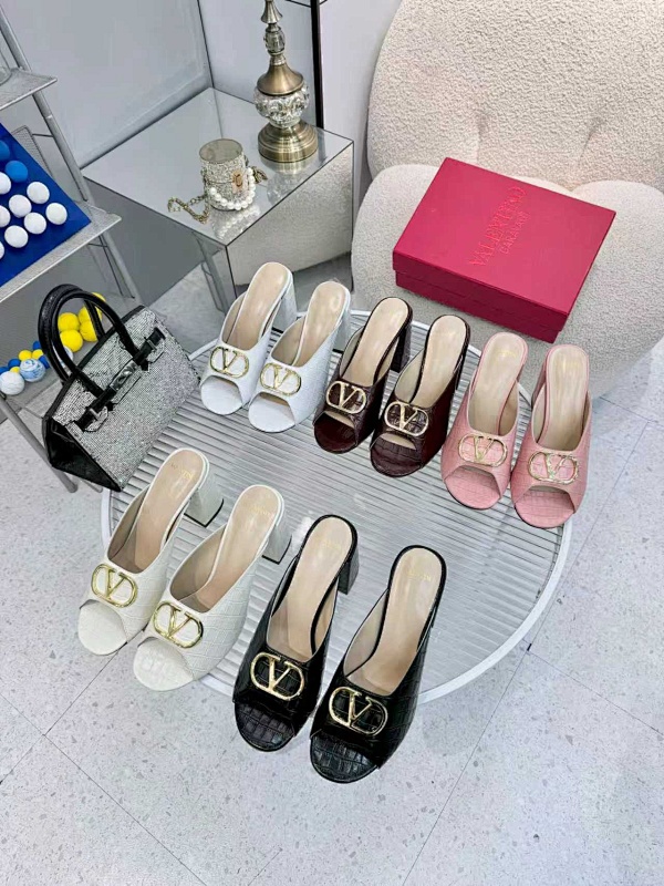 Valentino Shoe Style 2201117