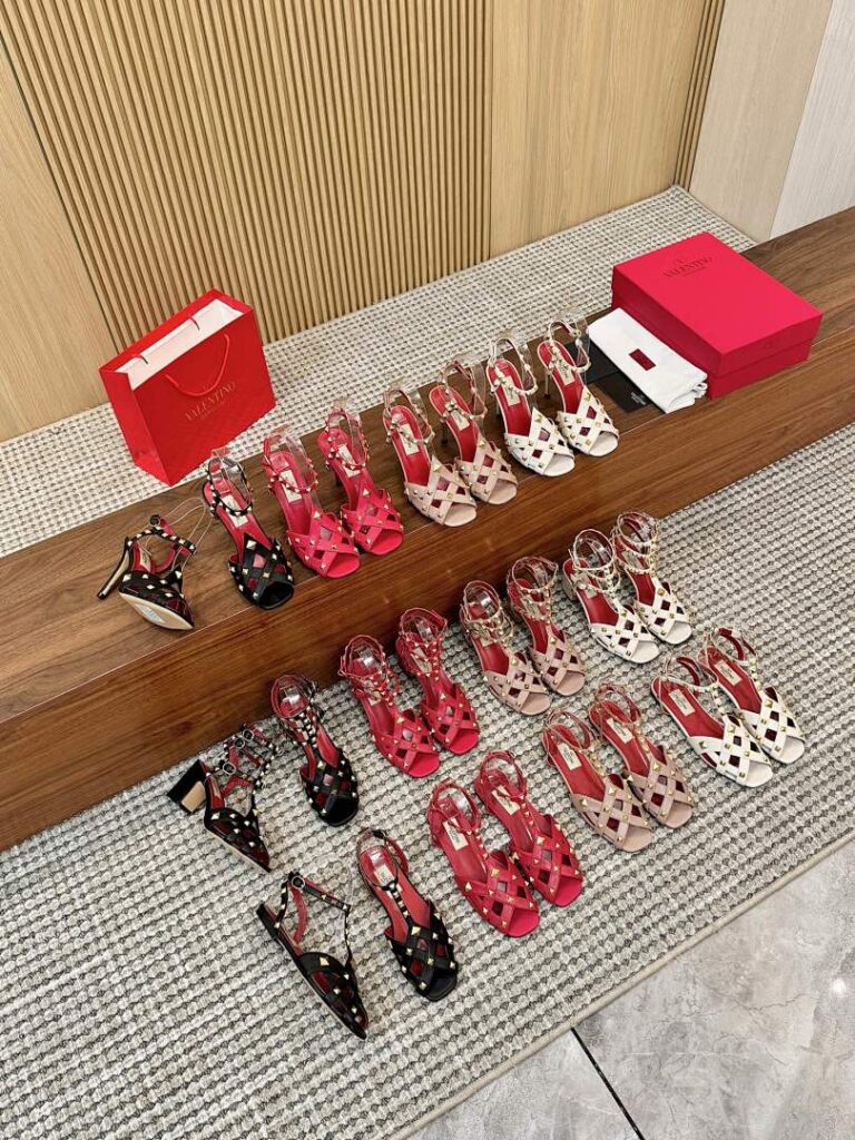 Valentino Shoe Style 2901133