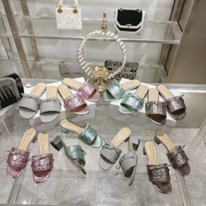 Dior Shoe Style 2401159