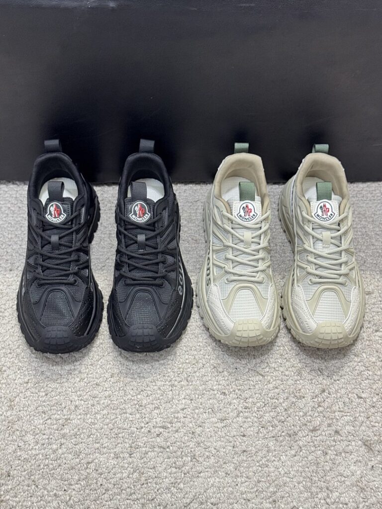 Moncler Shoe Style 2401127
