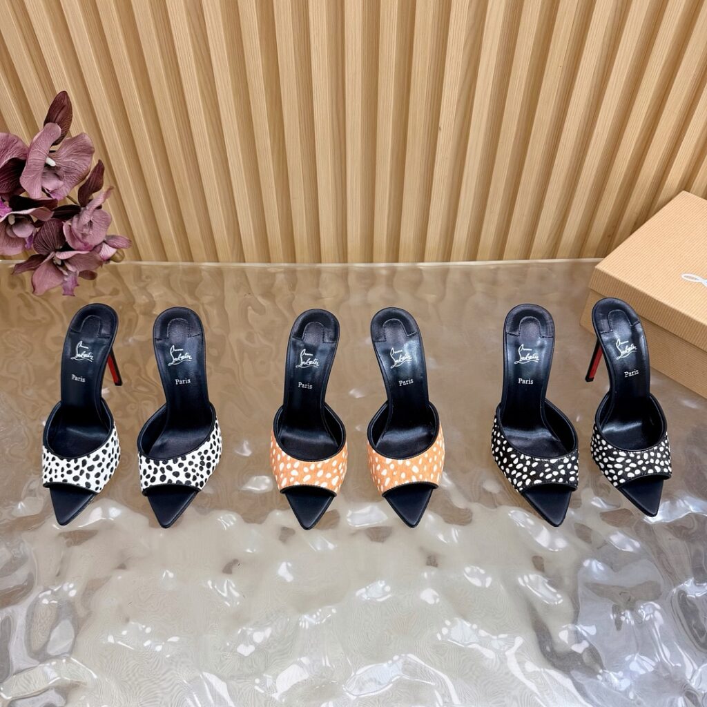 Christian Louboutin Shoe Style 3001197