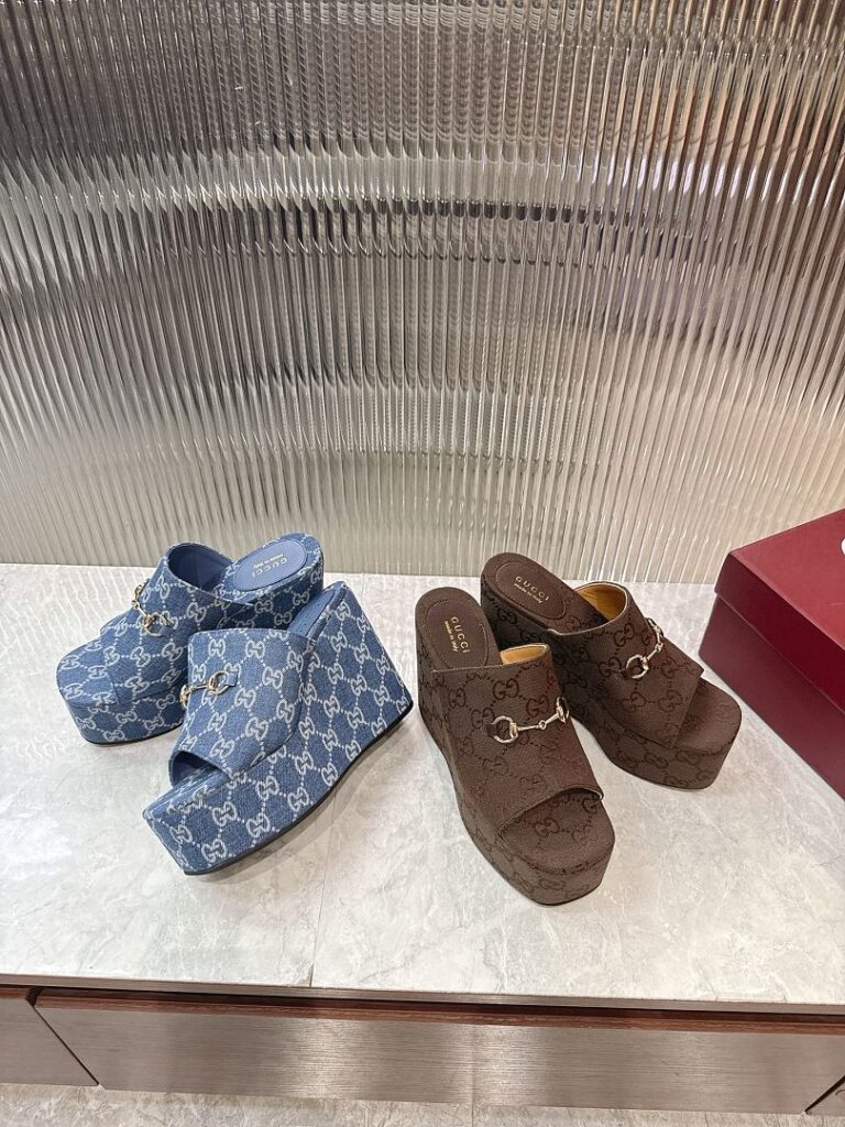 Gucci Shoe Style 2511121