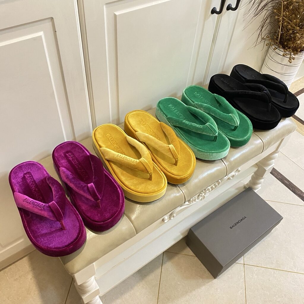 Balenciaga Shoe Style 2401134