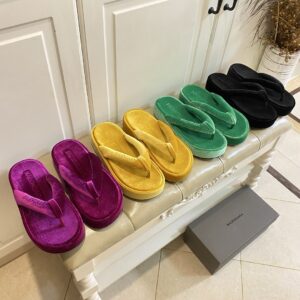 Balenciaga Shoe Style 2401134