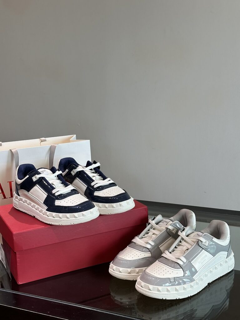 Valentino New Style Sizes 38-44 2 Colors Available 2901126