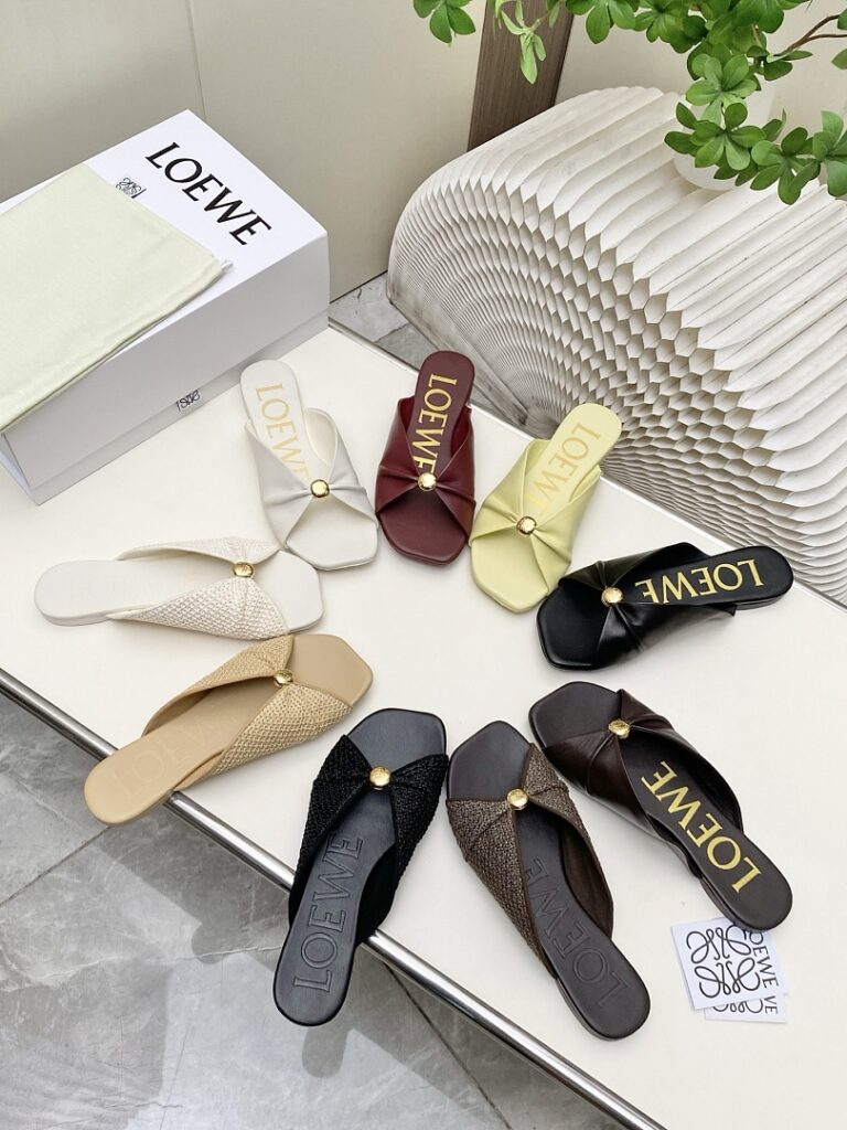 Loewe2026 New Style Sizes 35-41(Sizes 34/40/41 Made to Order, Non-Returnable 9 Colors Available Leather Upper 251 Fur Upper 2401186