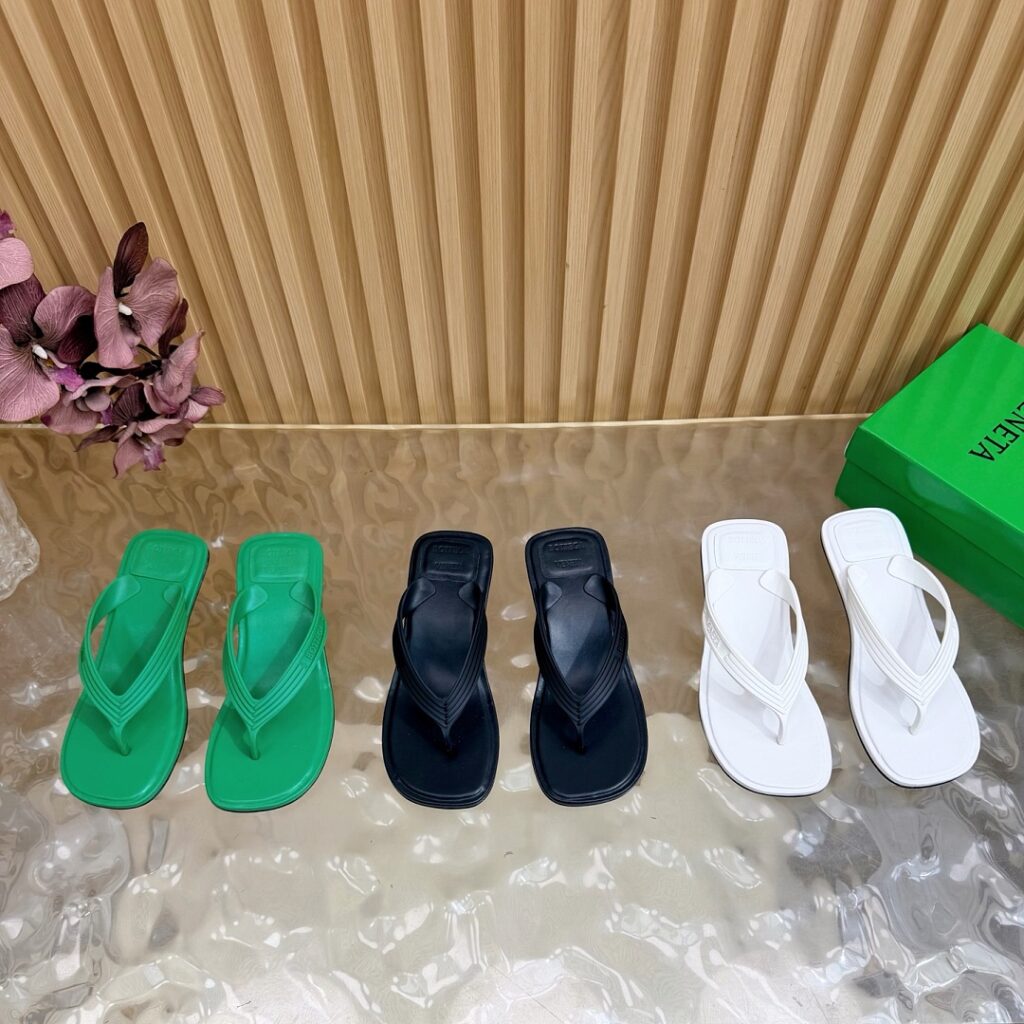 Bottega Veneta 2026 New Style Sizes 35-42 Sizes 40/41/42 Made to Order 3 Colors Available 3101197