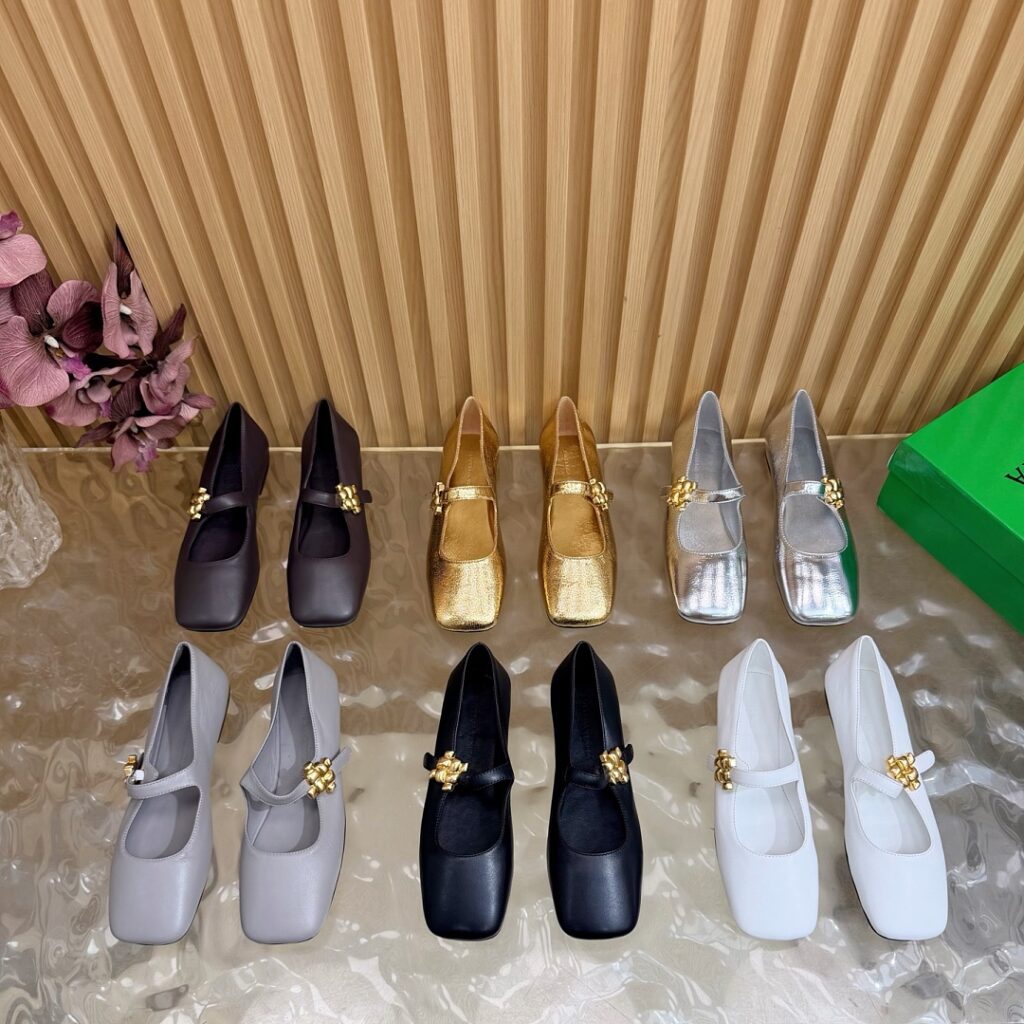 Bottega Veneta 2026 New Style Sizes 35-40 Sizes 40/41/42 Made to Order 6 Colors Available 3401197